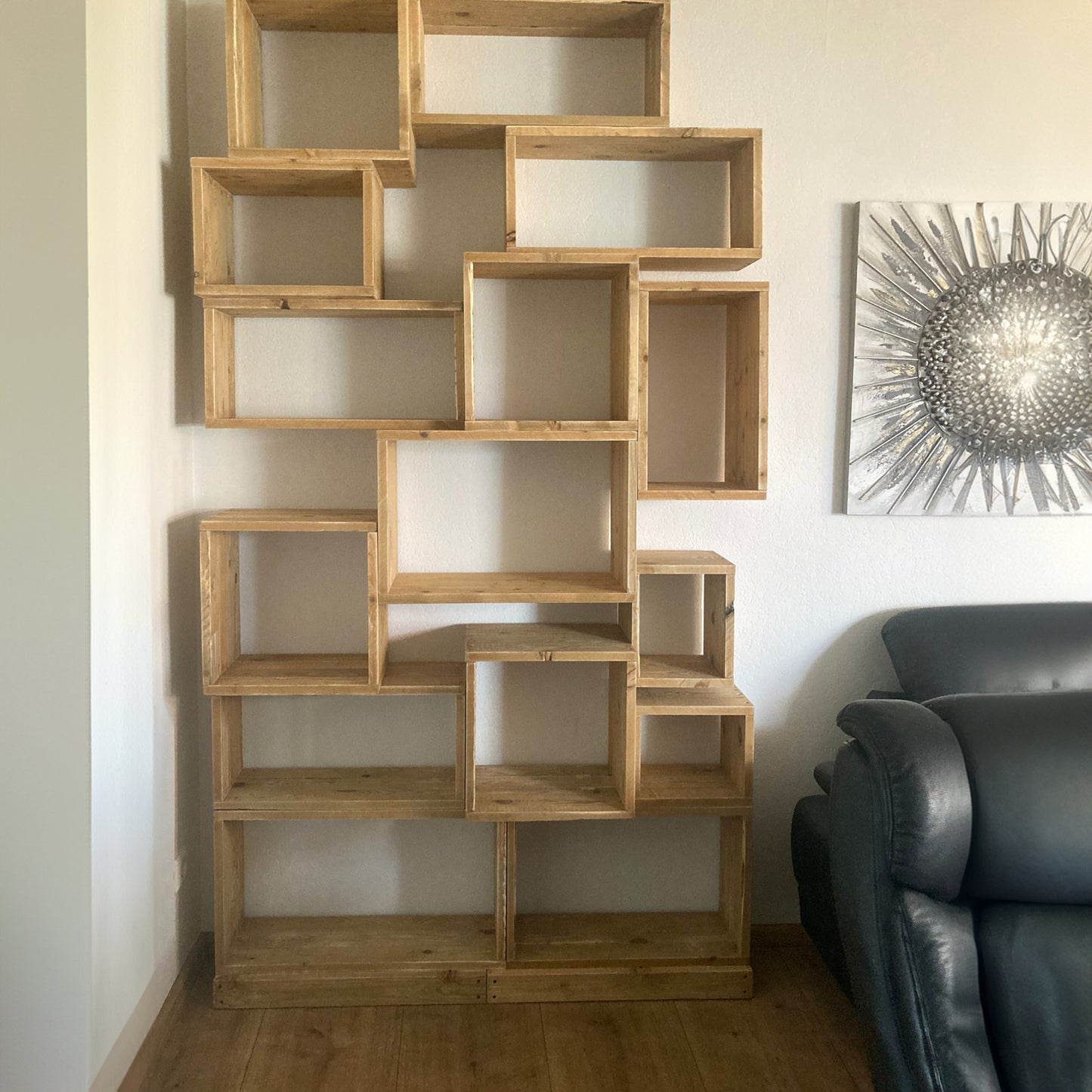 CARMEN Bücherregal  Massivholz aus Elementen mit verschiedenen Tiefen und Größen